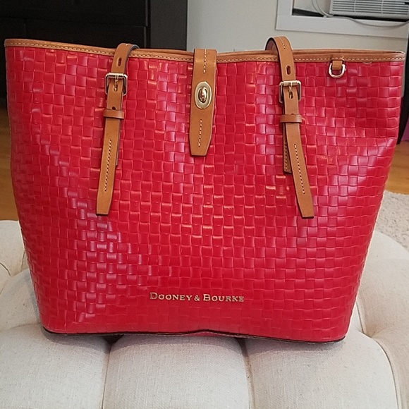 Dooney & Bourke Handbags - Dooney and bourke bag